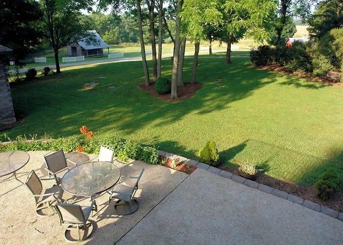 Rockwood Manor Bed & Breakfast