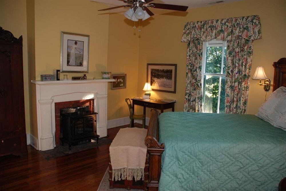 Rockwood Manor Bed & Breakfast 3*