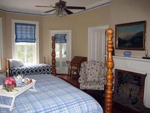 Rockwood Manor Bed & Breakfast